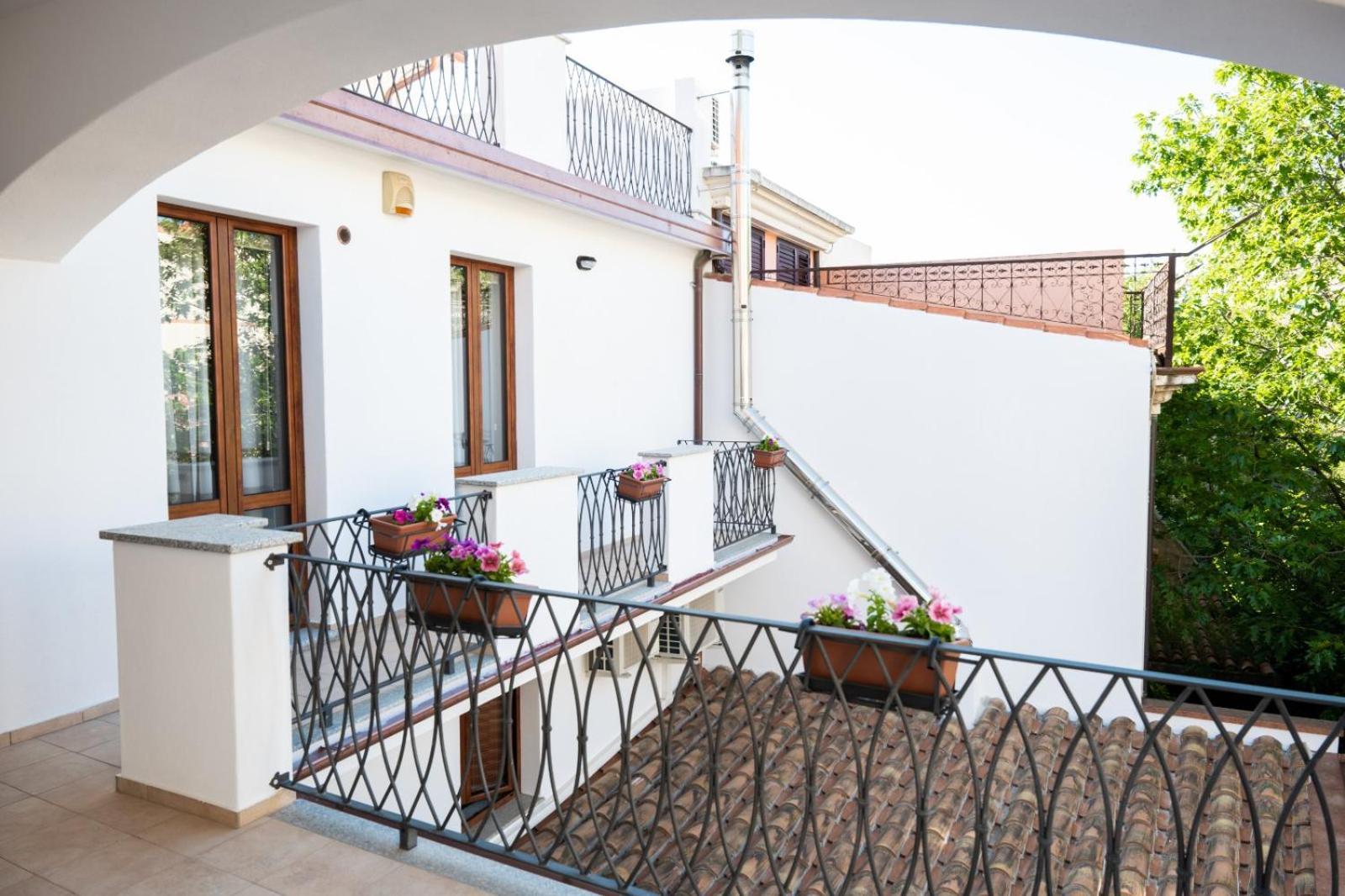 B&B Ruinas Arzana Екстериор снимка